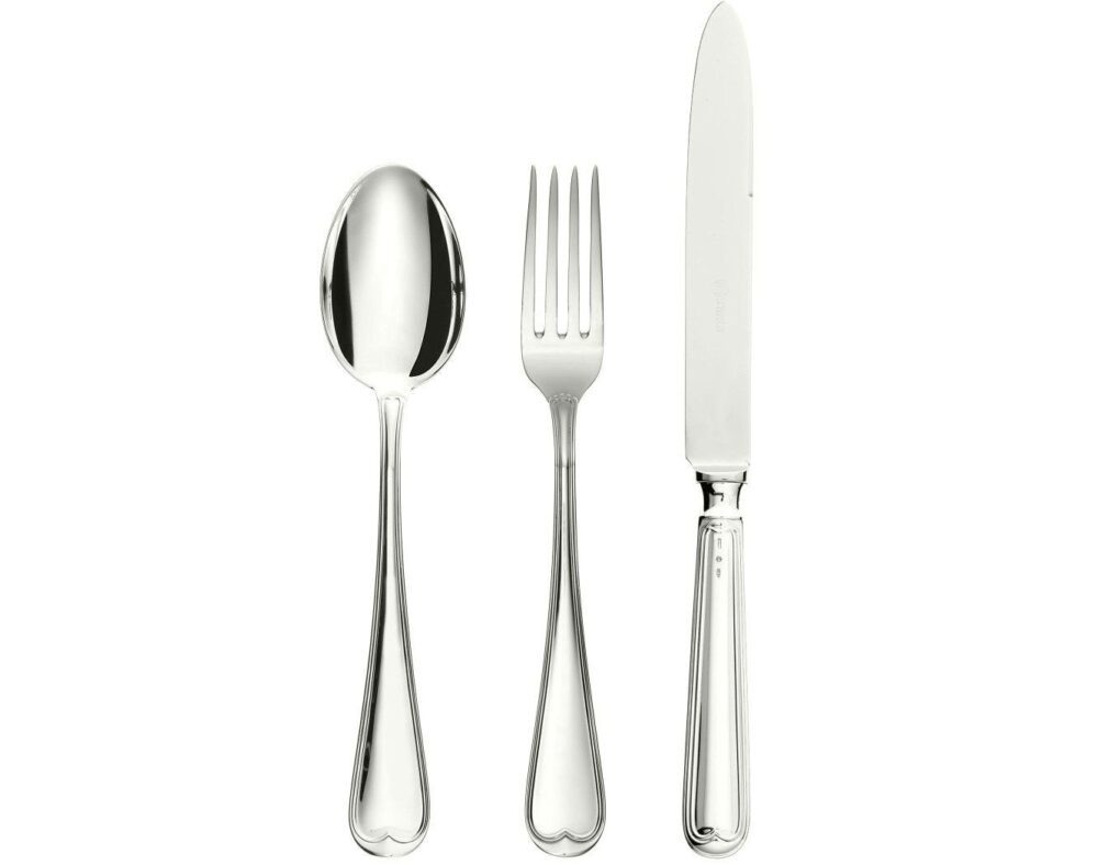 Juego de cubiertos de plata