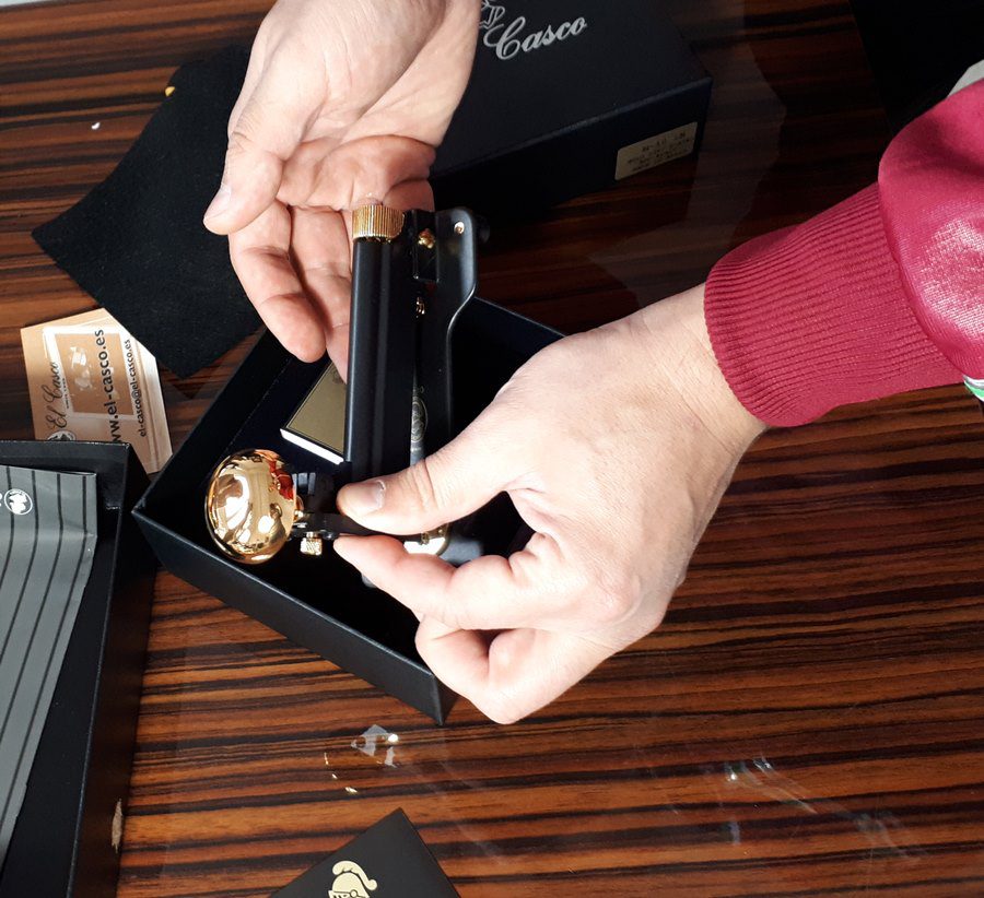 El Casco: de armas a accesorios de oficina