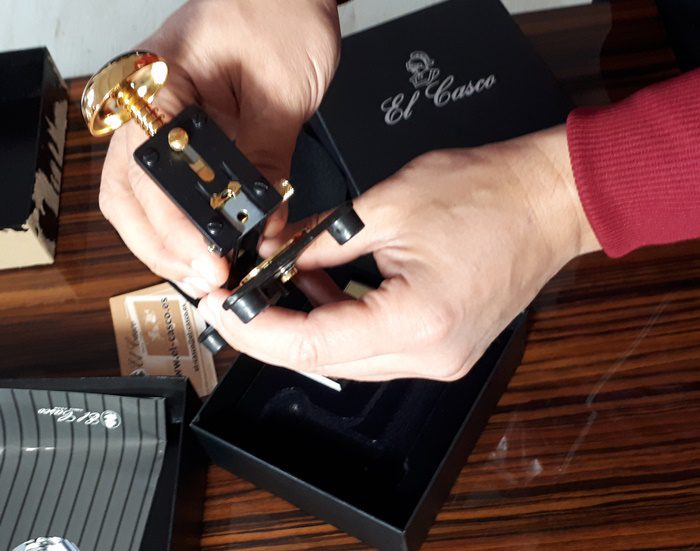 El Casco: de armas a accesorios de oficina