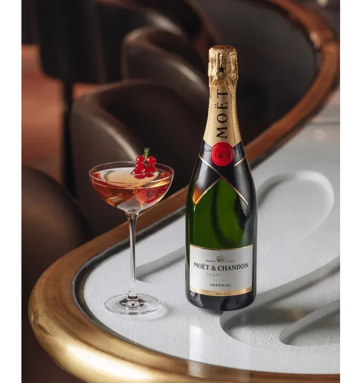 ¿Cuánto cuesta una botella de champán Moet?