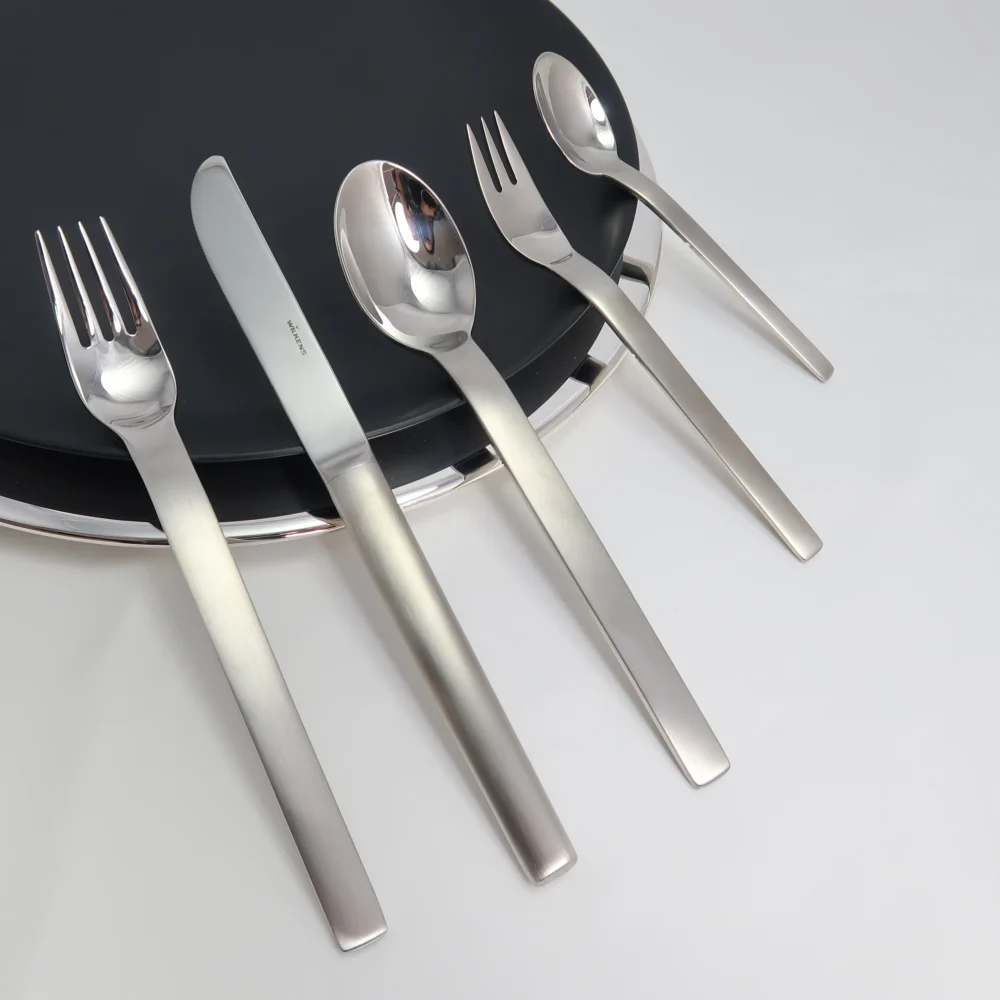 Cucharita de plata Plato