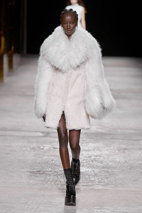 Da la espalda a las pieles. Y también al cuero, la lana, el plumón...