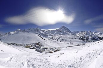 Desarrollo de propiedades de lujo en los principales resorts alpinos