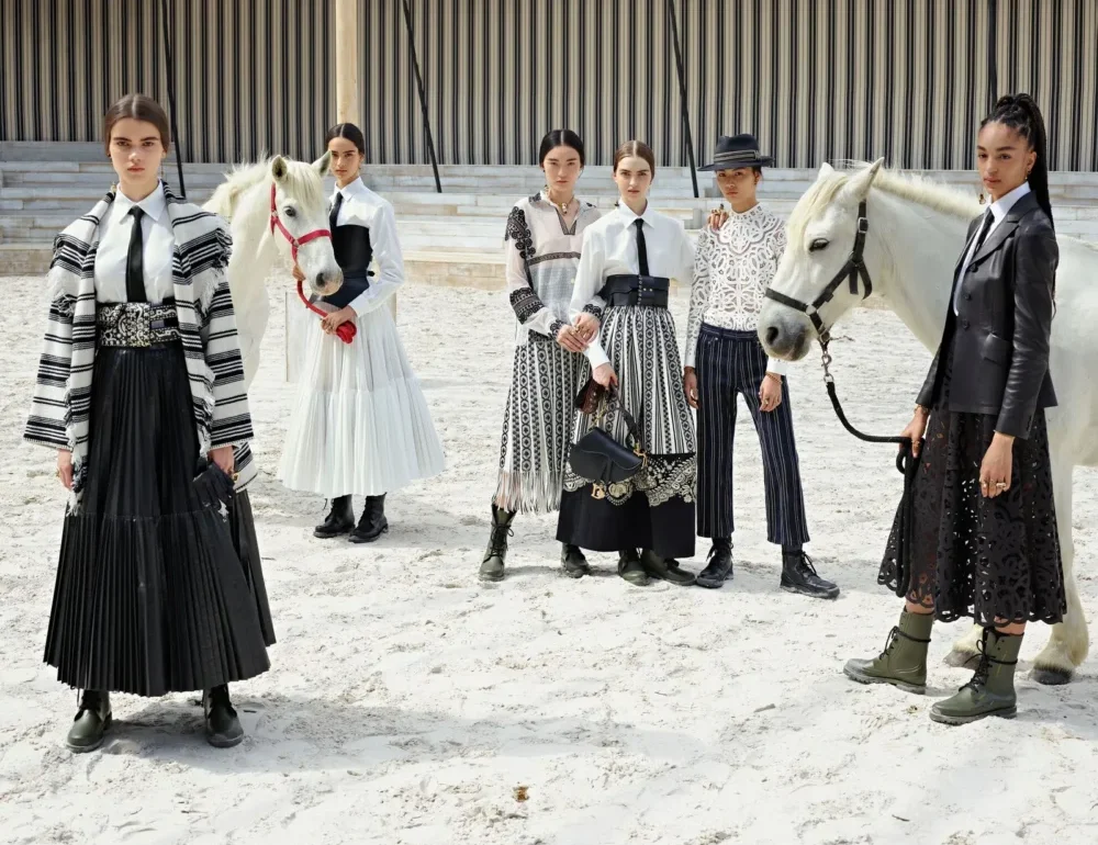 «Dior Cruise» 2019 Foto de grupo Estelle Hanania para Dior Vista previa