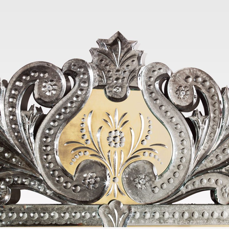 espejos de salón ricamente tallados