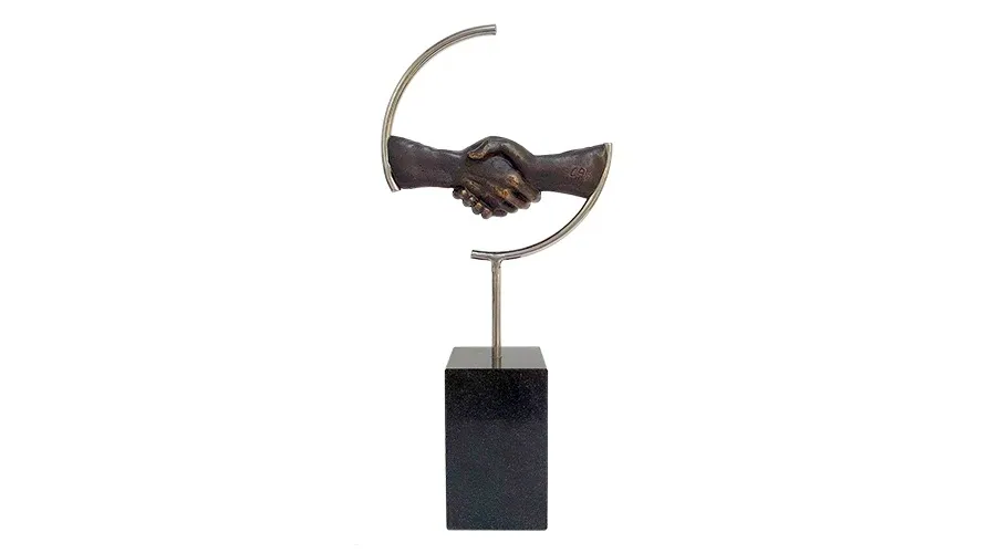 Estatuilla de bronce por el 15º aniversario de la empresa