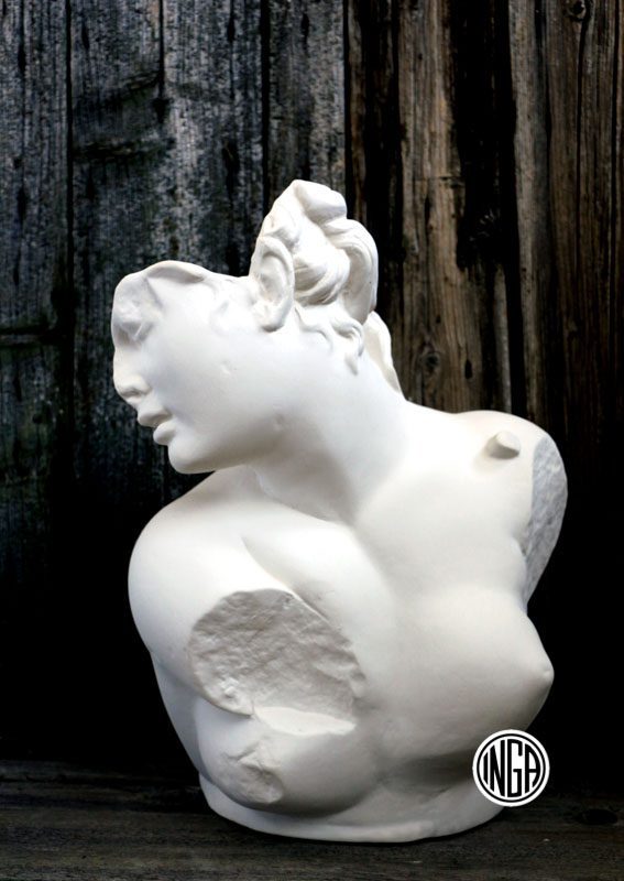 Bustos y estatuas de yeso