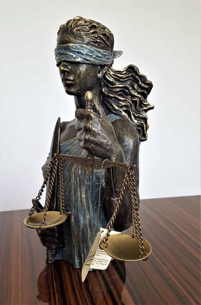 figura de Temis para regalo tienda