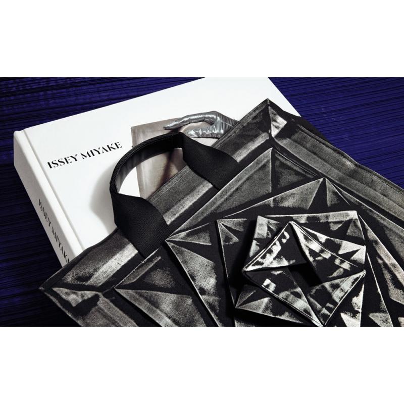 Issey Miyake bolsos