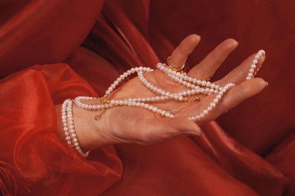 Joyería de perlas para mujer de 50 años