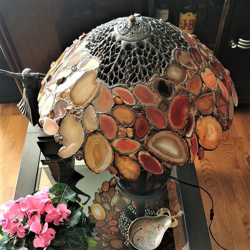 lámpara de estilo modernista