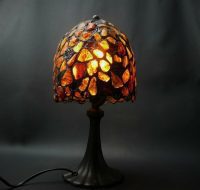 Lampy w stylu Tiffany to magiczne światło i wysokiej jakości materiały