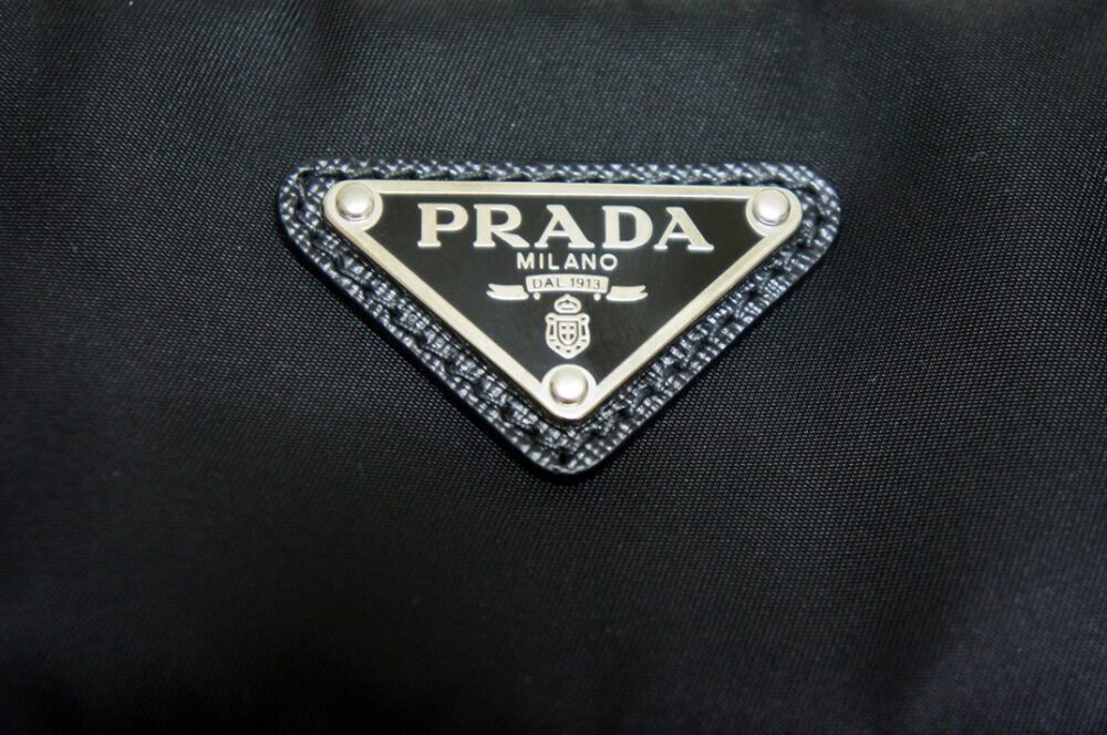 logo de Prada