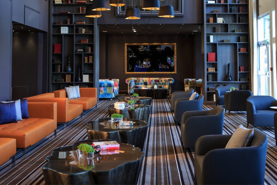 mesas con forma de raíz