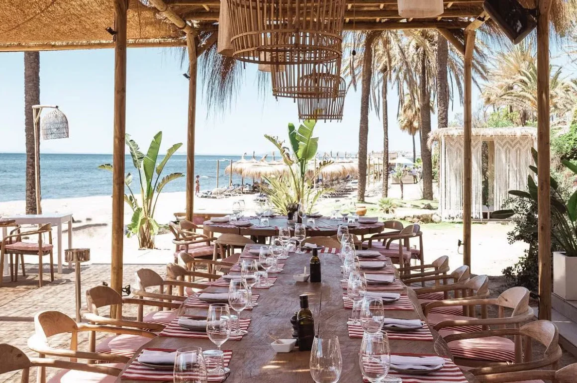 Moda y Relax Club de Playa Fendi