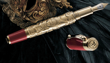 plumas estilográficas doradas