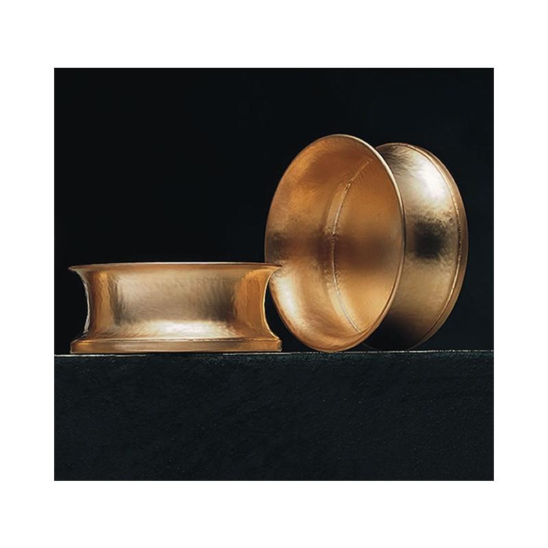 Elegantes posavasos y salvamanteles dorados para la mesa 1