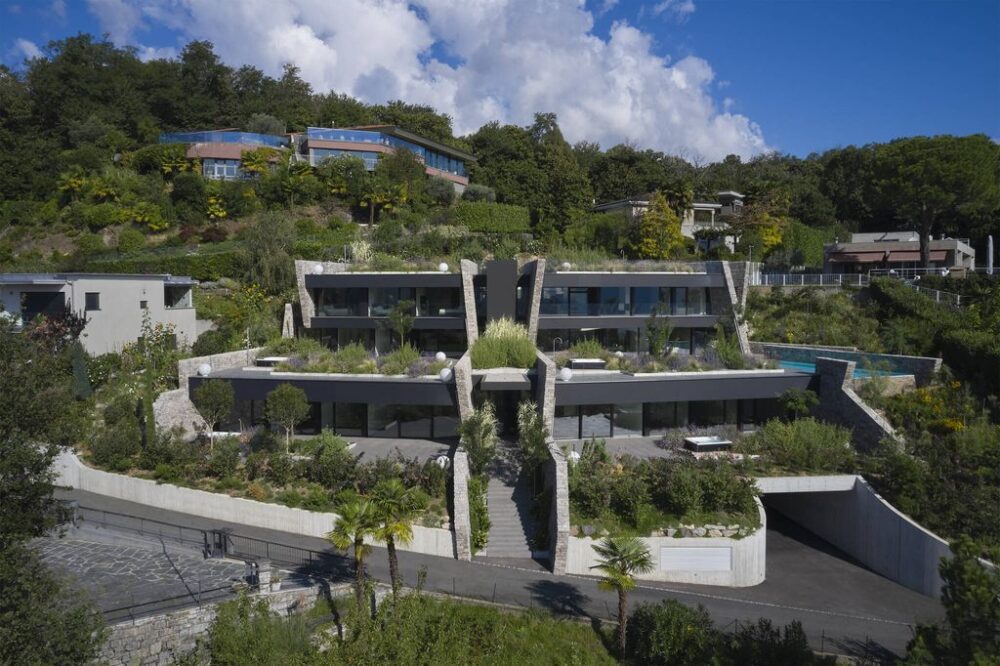 Propiedad de lujo en Suiza desde el exterior