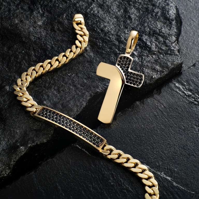 ¿Qué elegir de oro para hombre?