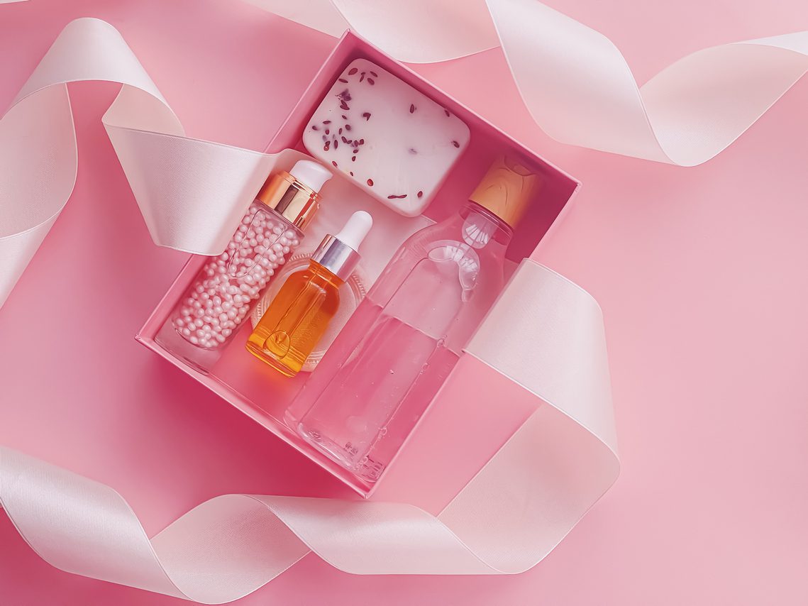 Paquete de suscripción Beauty Box con cuidado de la piel, spa y maquillaje Co