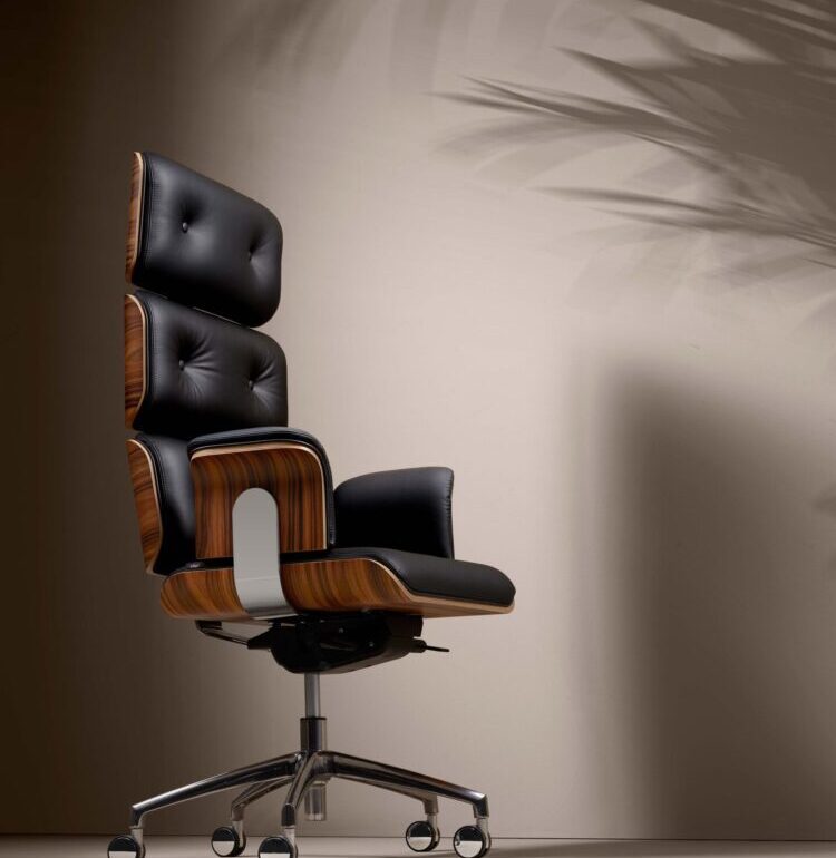 Sillón de oficina como un acorazado