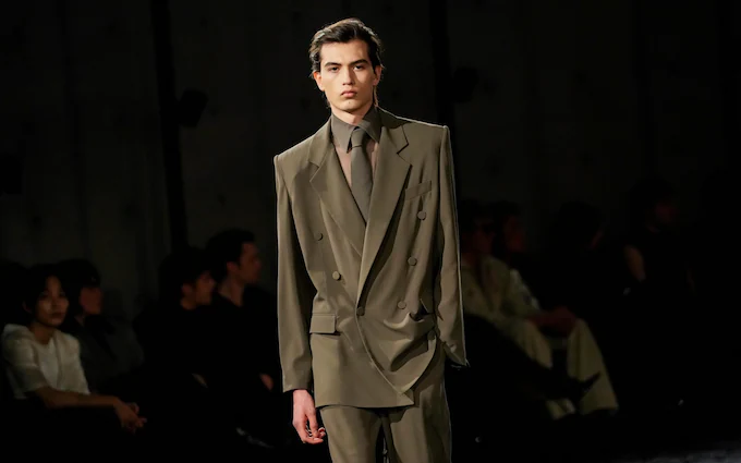 Trajes Saint Laurent