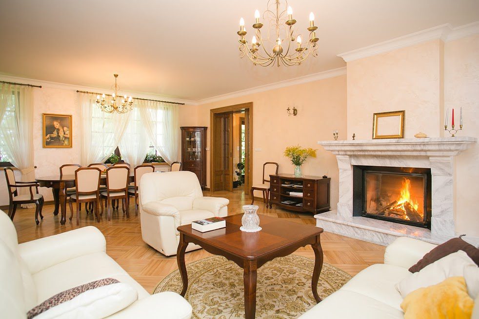 lujosa villa junto al lago en venta