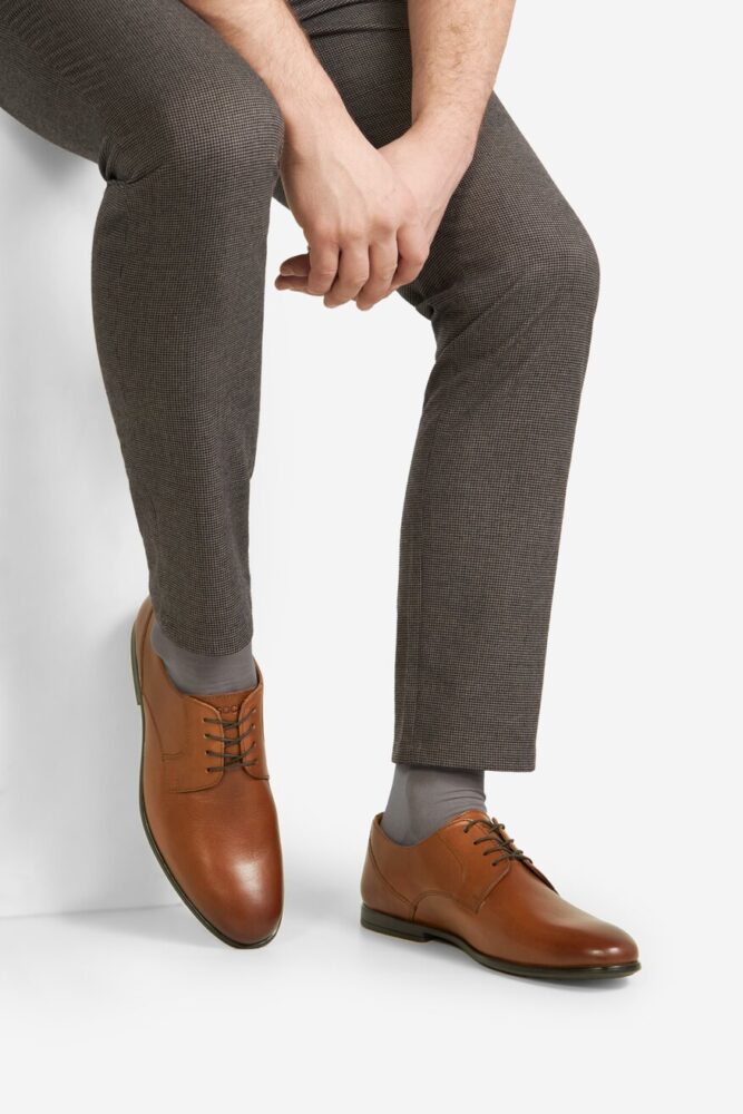 Zapatos elegantes de hombre